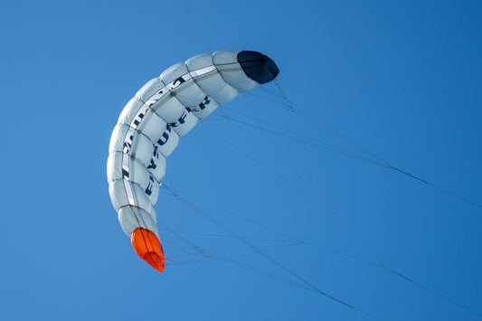 Flysurfer FOX - Popoln začetniški kajt za učenje, trening in igro